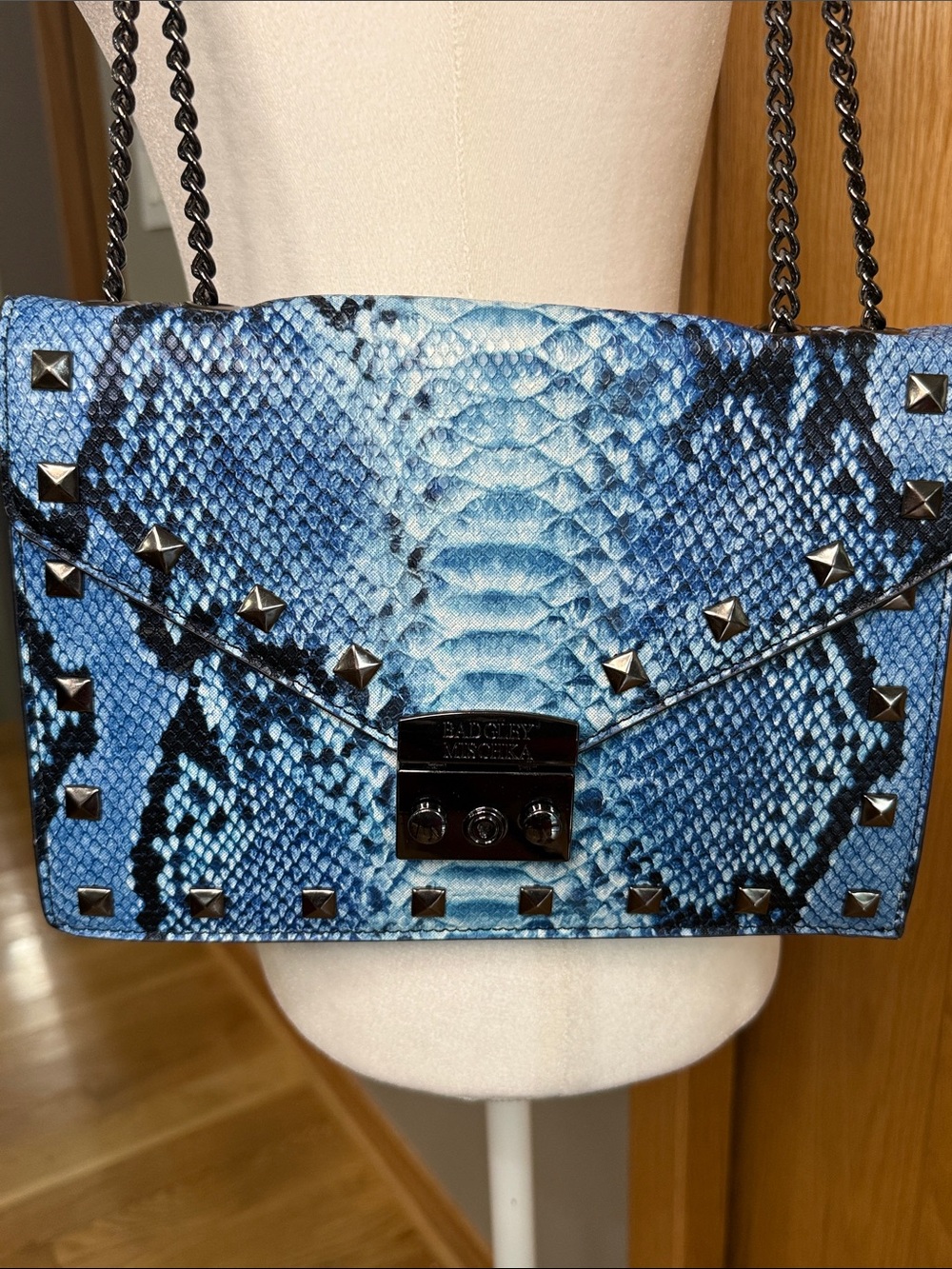 Blue Snake-Print Shoulder Bag with Chain Strap